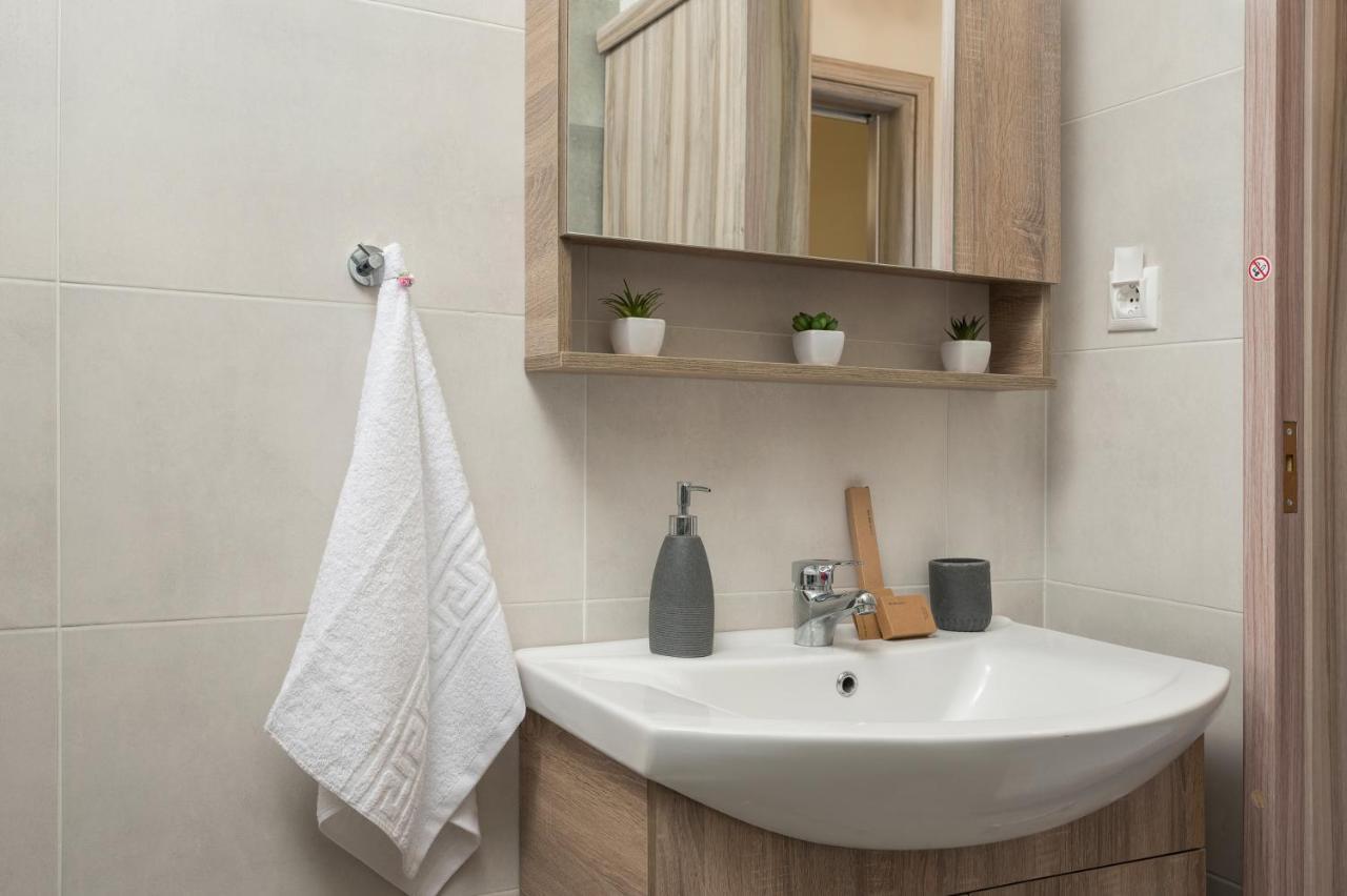 Floral Beach Apt With Lux Extras & Special Treats Kolymbari Exterior foto
