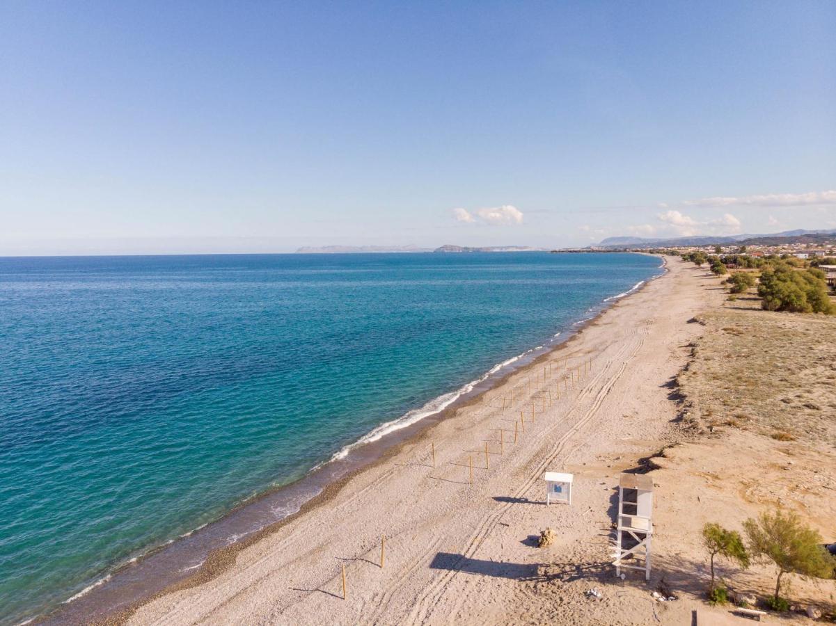 Floral Beach Apt With Lux Extras & Special Treats Kolymbari Exterior foto